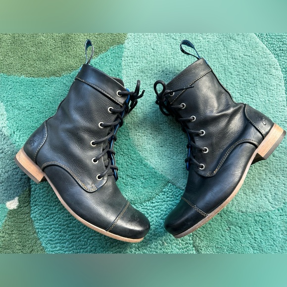 Fluevog EXCELLENT BBC Radio black lace-up boot w/ blue details - 8 (narrow) - Picture 8 of 16